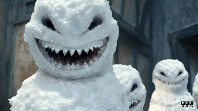 Illustration for article titled These geeky snowmen turn their yards into a weirder winter wonderland